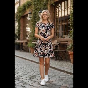 Wilde Black Floral Fit & Flare Dress Large Romantic Valentine Night Out Casual